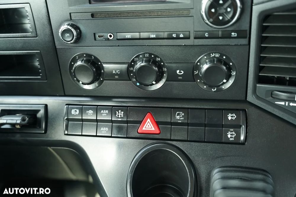 Mercedes-Benz AROCS 3240 / 8x4 / BASCULARE BILATERALĂ - 5,7 M / OBOR ȚIUNE LATERALĂ HIDRAULICĂ / AUTOMAT / EURO 6 / - 33