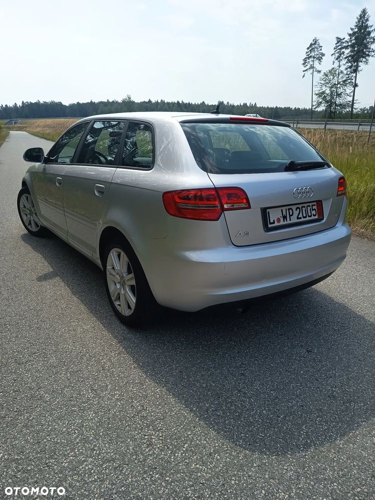Audi A3 Sportback 1.6 Ambiente - 4