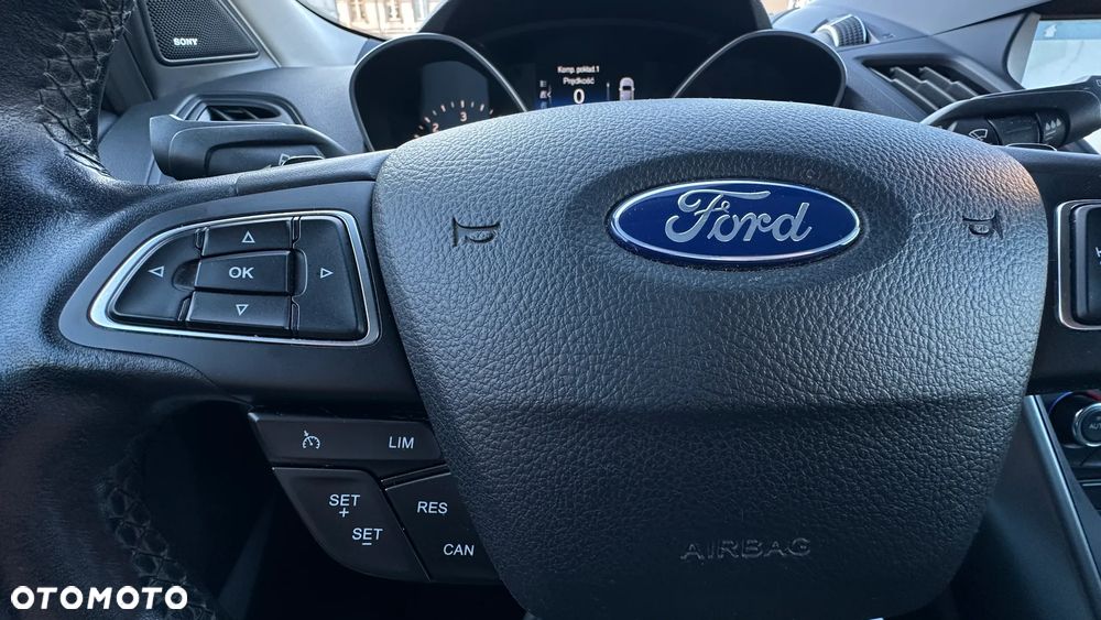 Ford Kuga - 26