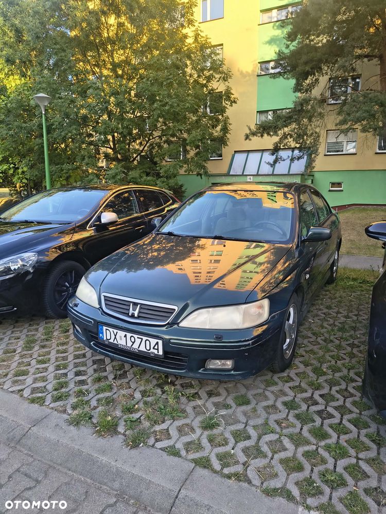 Honda Accord 2.0 ES - 1