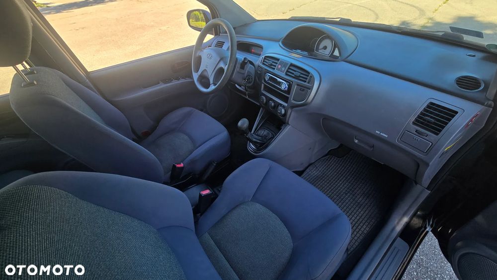 Hyundai Matrix 1.6 Active - 17