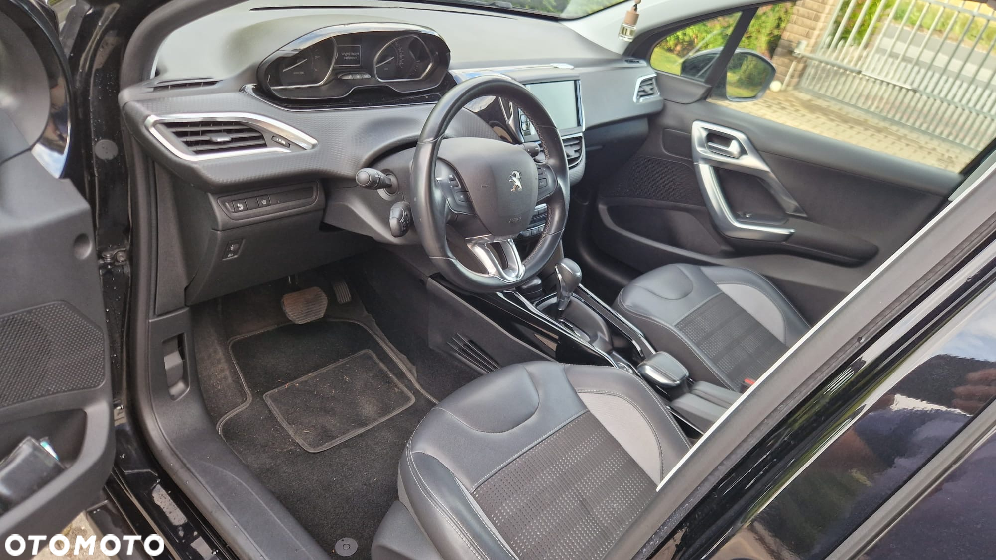 Peugeot 2008 1.2 Pure Tech GPF Allure S&S EAT6 - 14