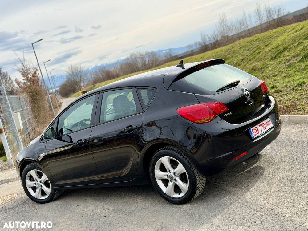 Opel Astra 1.7 CDTI Enjoy - 6