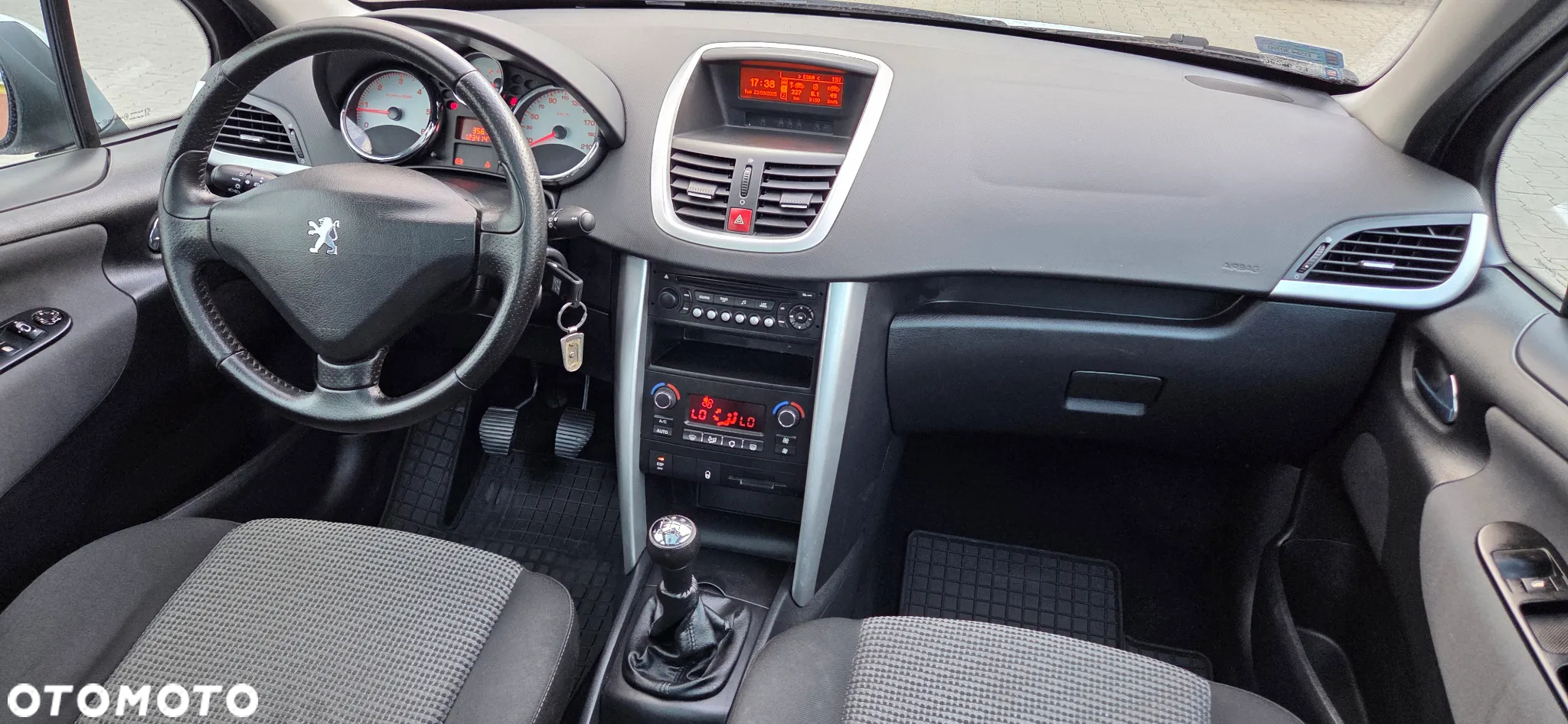Peugeot 207 1.6 HDi Tendance - 25