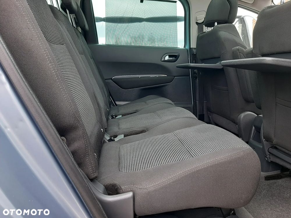 Peugeot 5008 1.6 Access 7os - 28