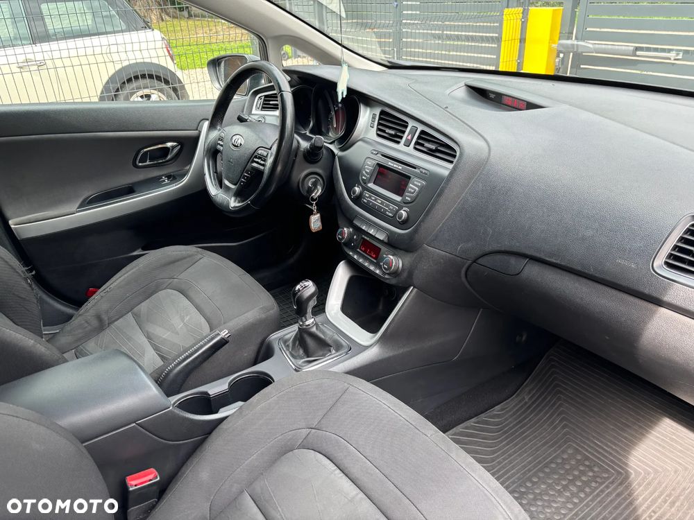 Kia Ceed 1.6 GDI L - 9