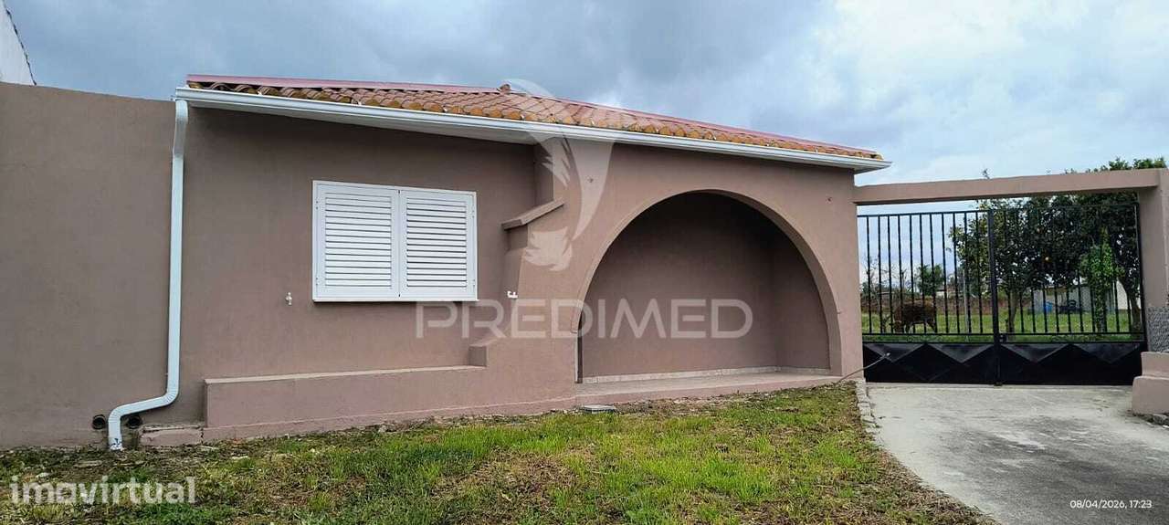 Vende-se moradia térrea V3 renovado em Estarreja - Grande imagem: 2/26