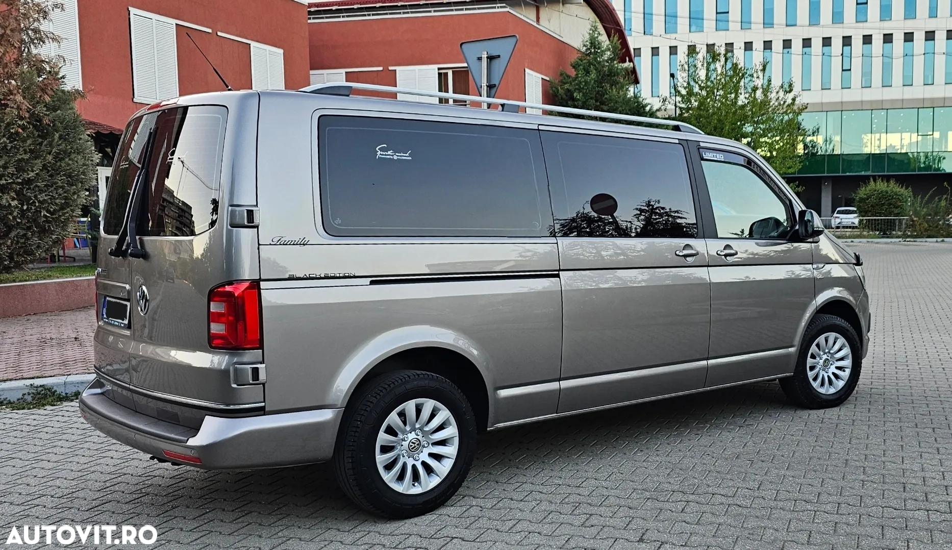 Volkswagen Caravelle - 4