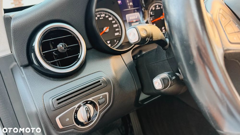 Mercedes-Benz Klasa C 200 4-Matic 7G-TRONIC - 31