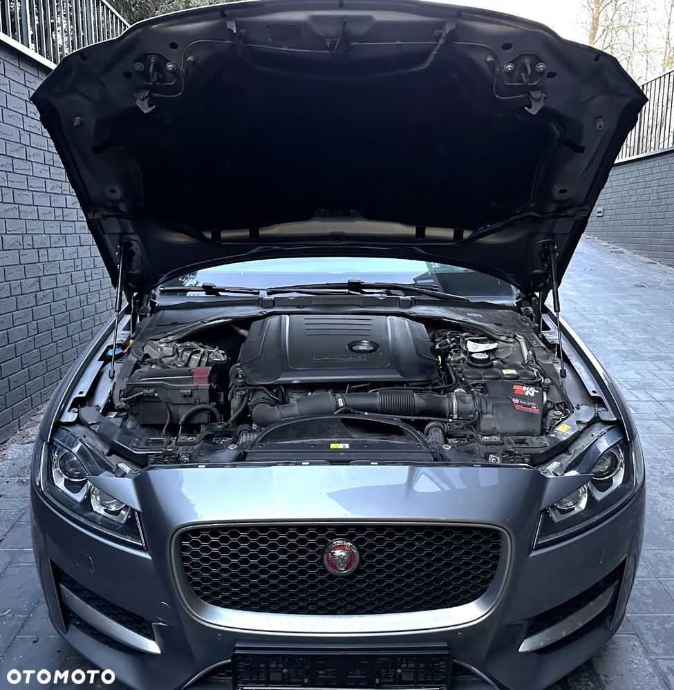 Jaguar XF 2.0 i4D AWD R-Sport - 37