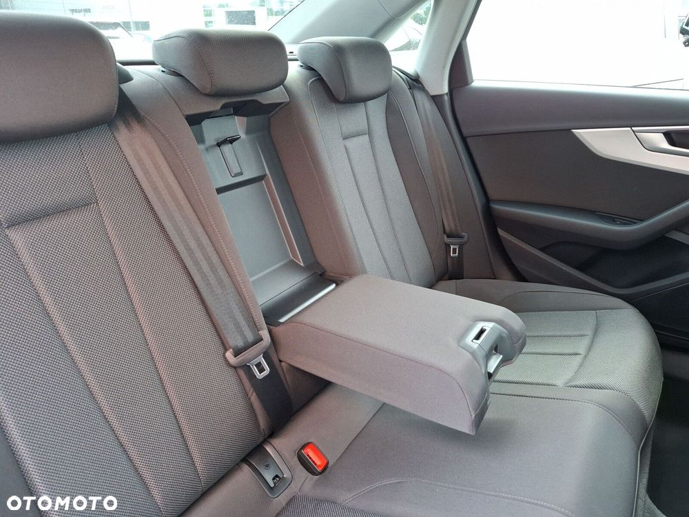Audi A4 Limousine - 15