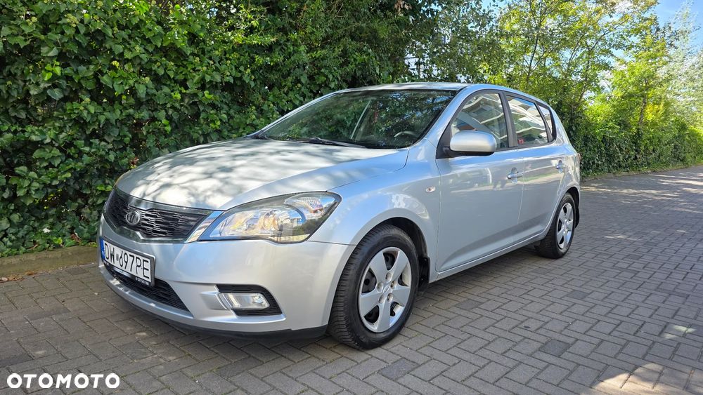 Kia Ceed 1.6 Crdi Comfort - 1