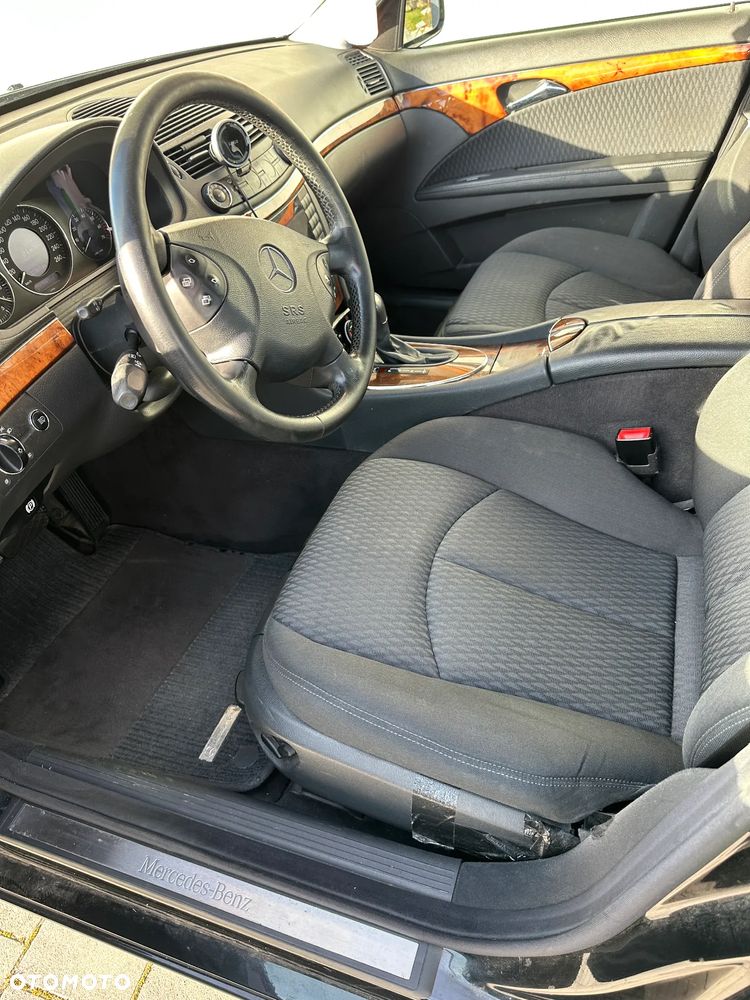 Mercedes-Benz Klasa E 320 4-Matic T Elegance - 4