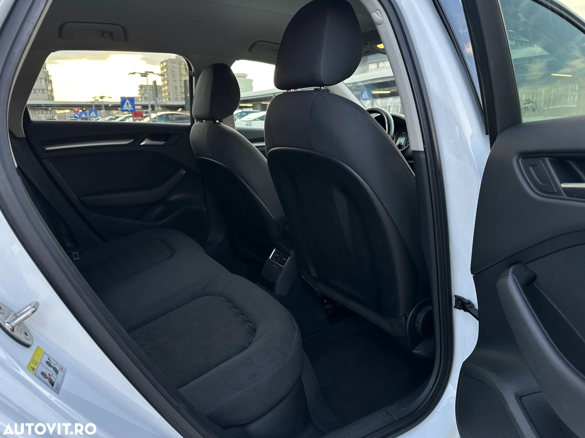 Audi A3 1.6 TDI Sportback S tronic design - 6