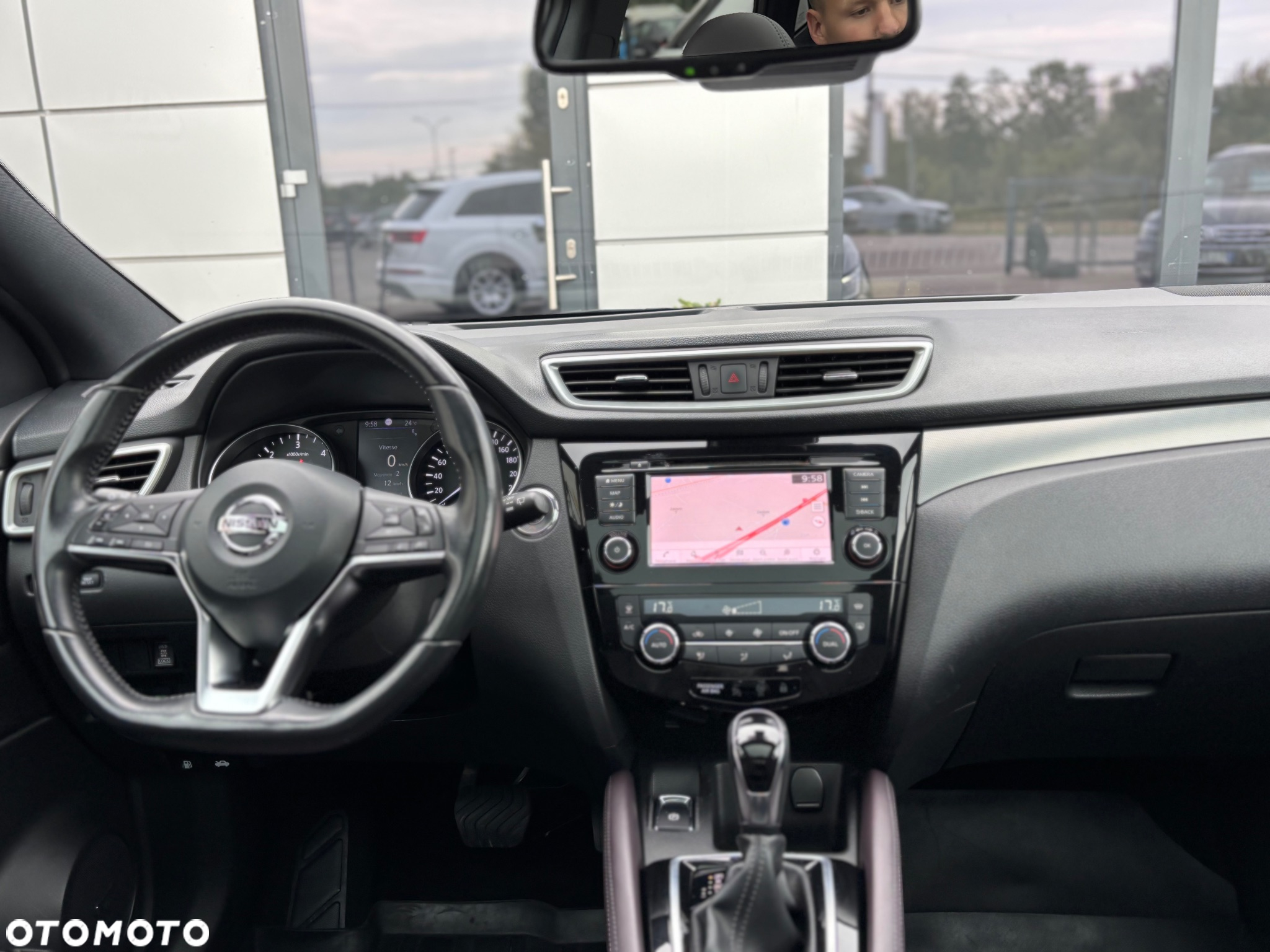 Nissan Qashqai 1.7 dCi 4x4 Tekna+ Xtronic - 10