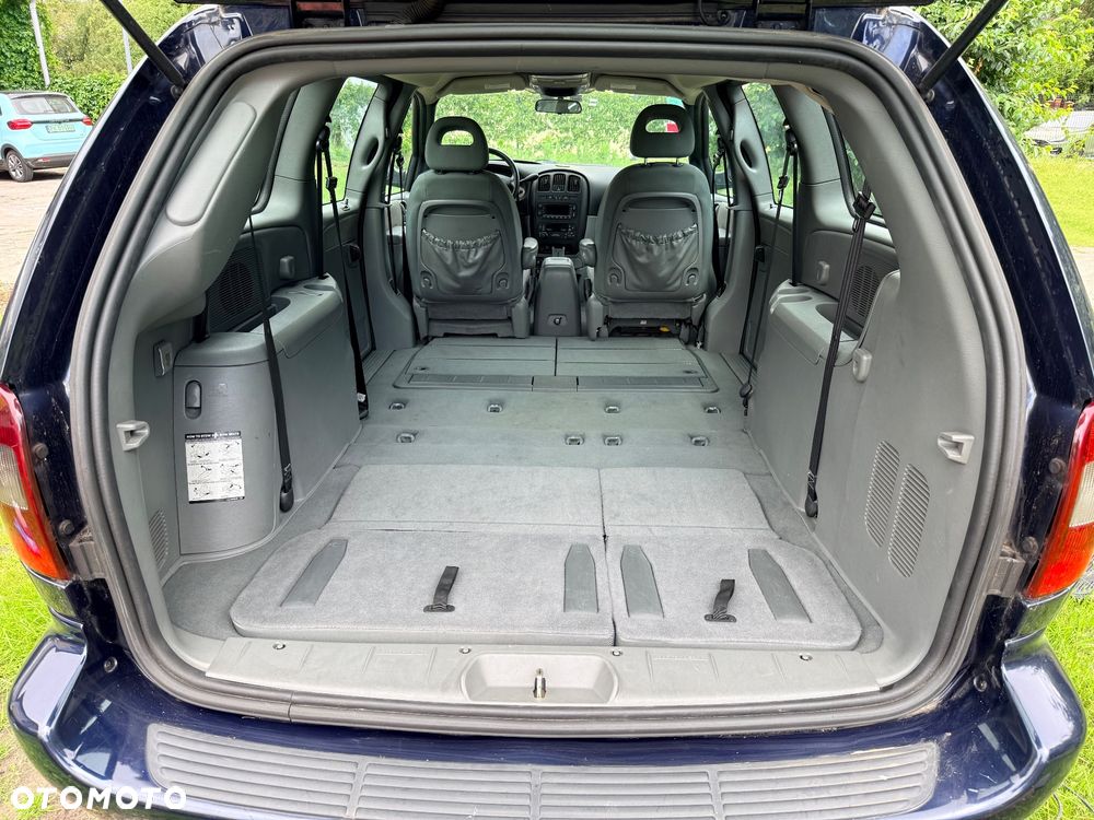 Chrysler Grand Voyager 2.8 CRD SE - 11