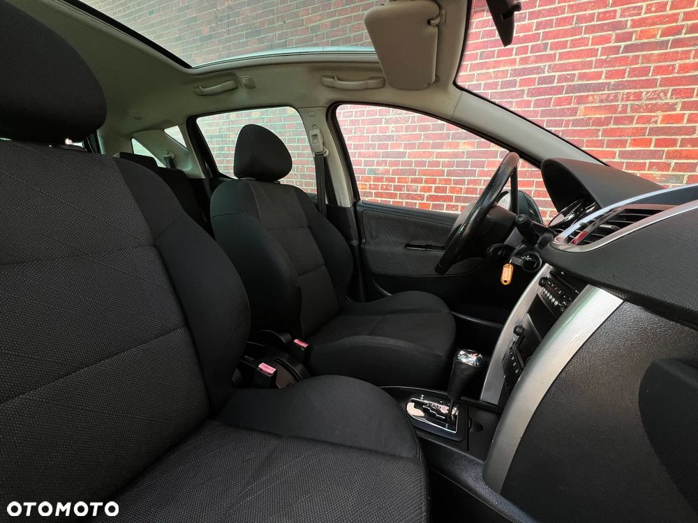 Peugeot 207 - 15