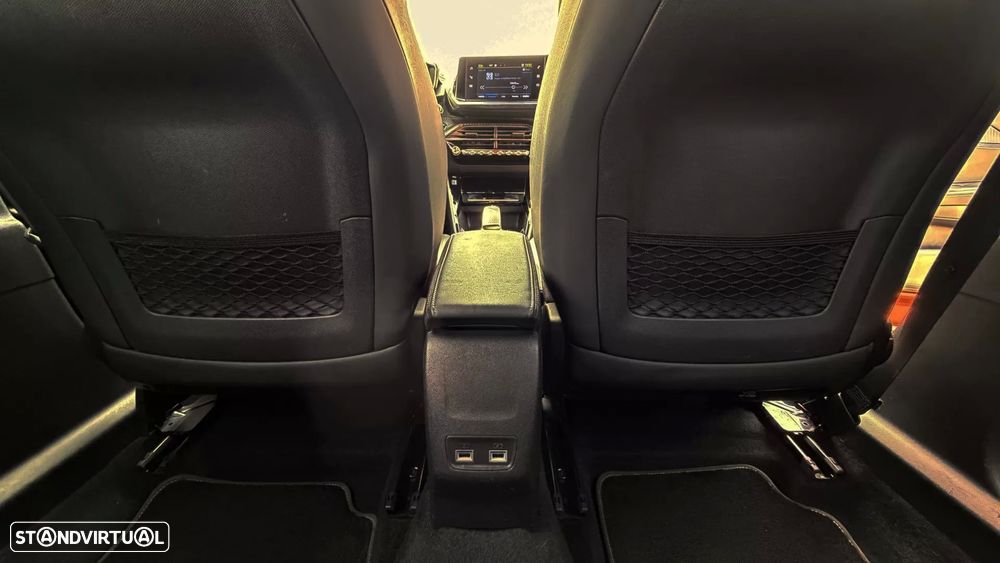 Peugeot e-2008 50 kWh GT - 23