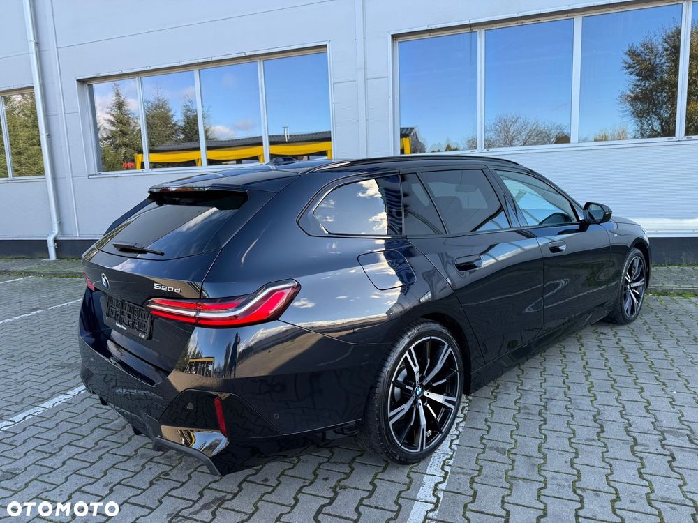 BMW Seria 5 520d xDrive Touring - 17