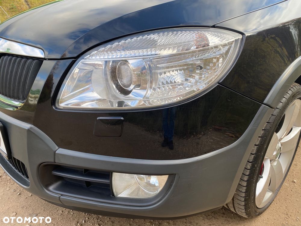 Skoda Roomster 1.6 16V Scout PLUS EDITION - 24