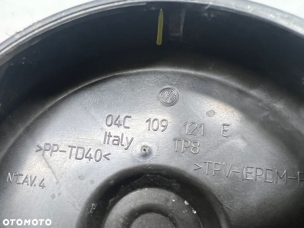 Seat Arona 1.0 TSI obudowa osłona rozrządu 04C109121E - 3