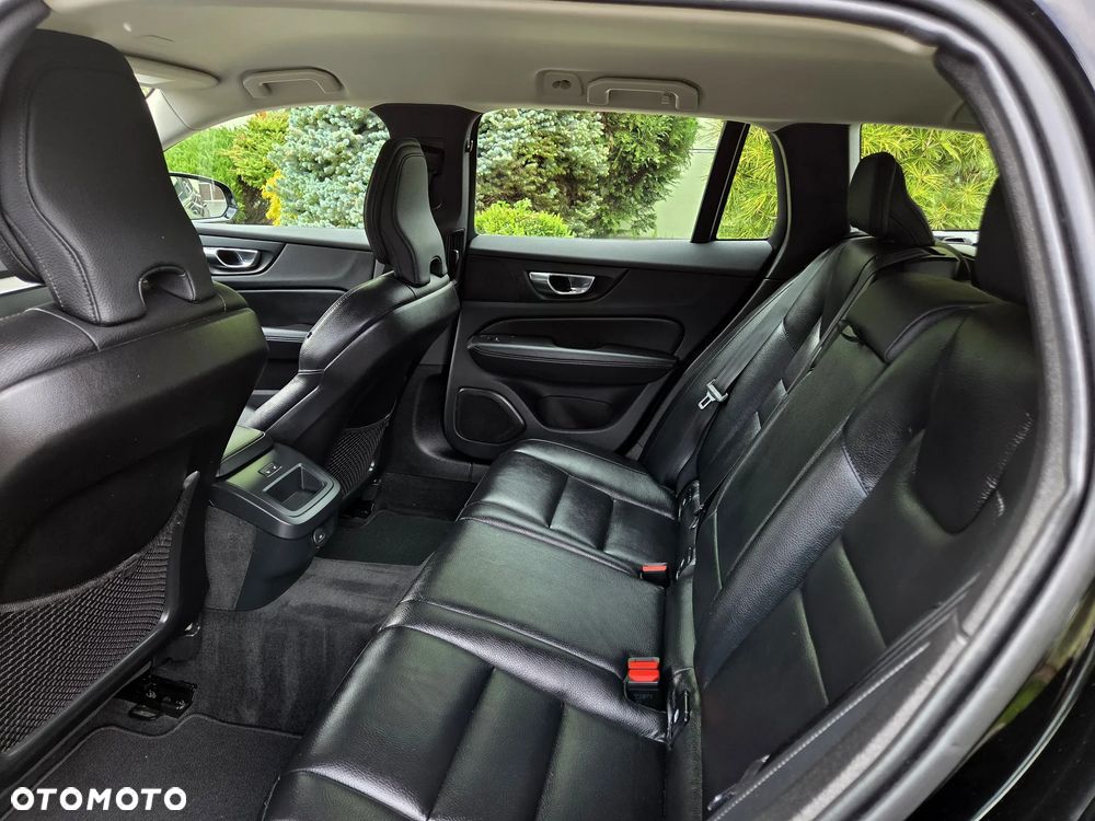 Volvo V60 B3 B Geartronic Momentum Pro - 24