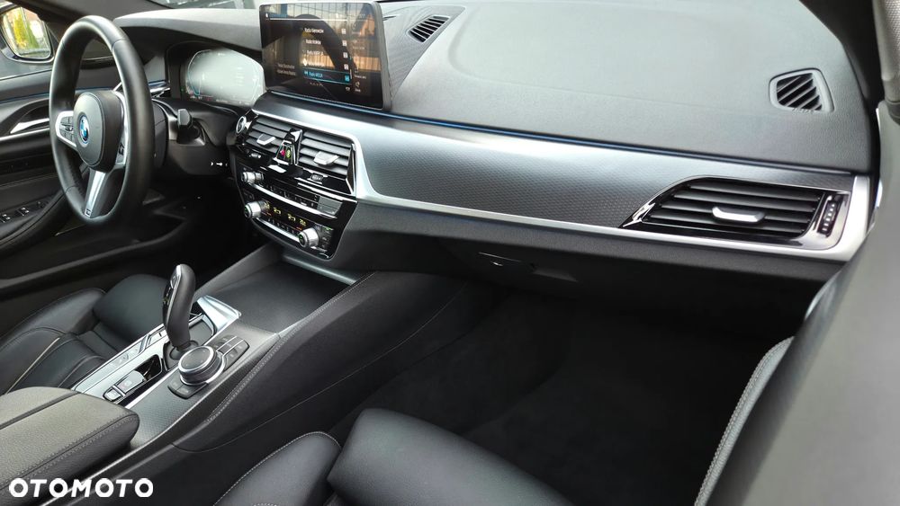BMW Seria 5 520e M Sport sport - 19