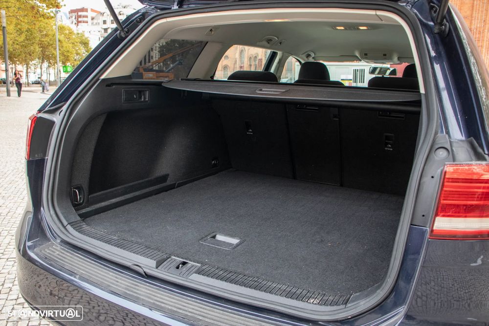 VW Passat Variant 1.6 TDI Confortline - 20