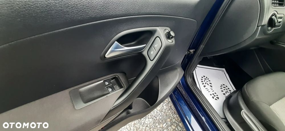 Volkswagen Polo - 35