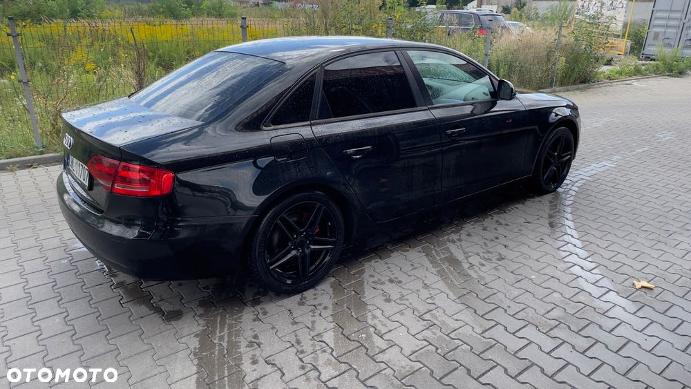 Audi A4 Limousine - 5