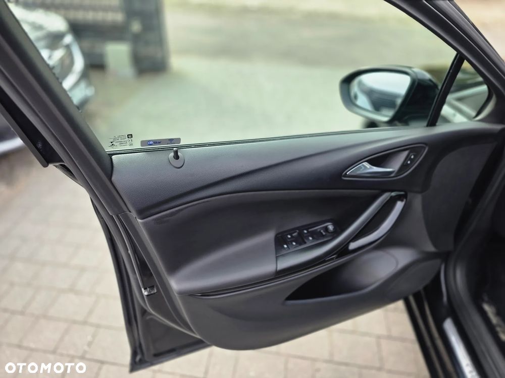 Opel Astra 1.4 Turbo Innovation - 19