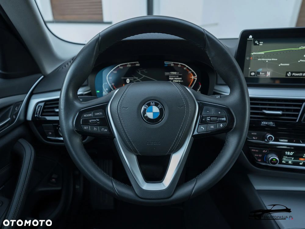BMW Seria 5 520d - 32