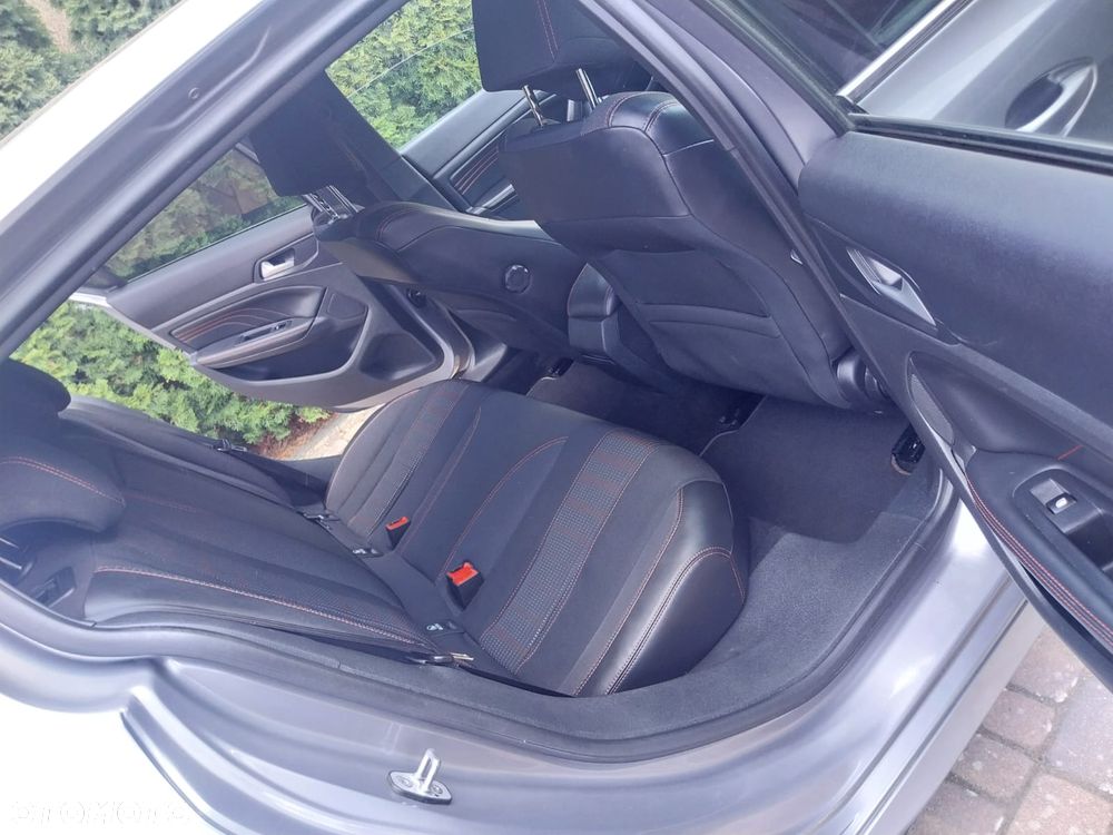 Peugeot 308 - 25