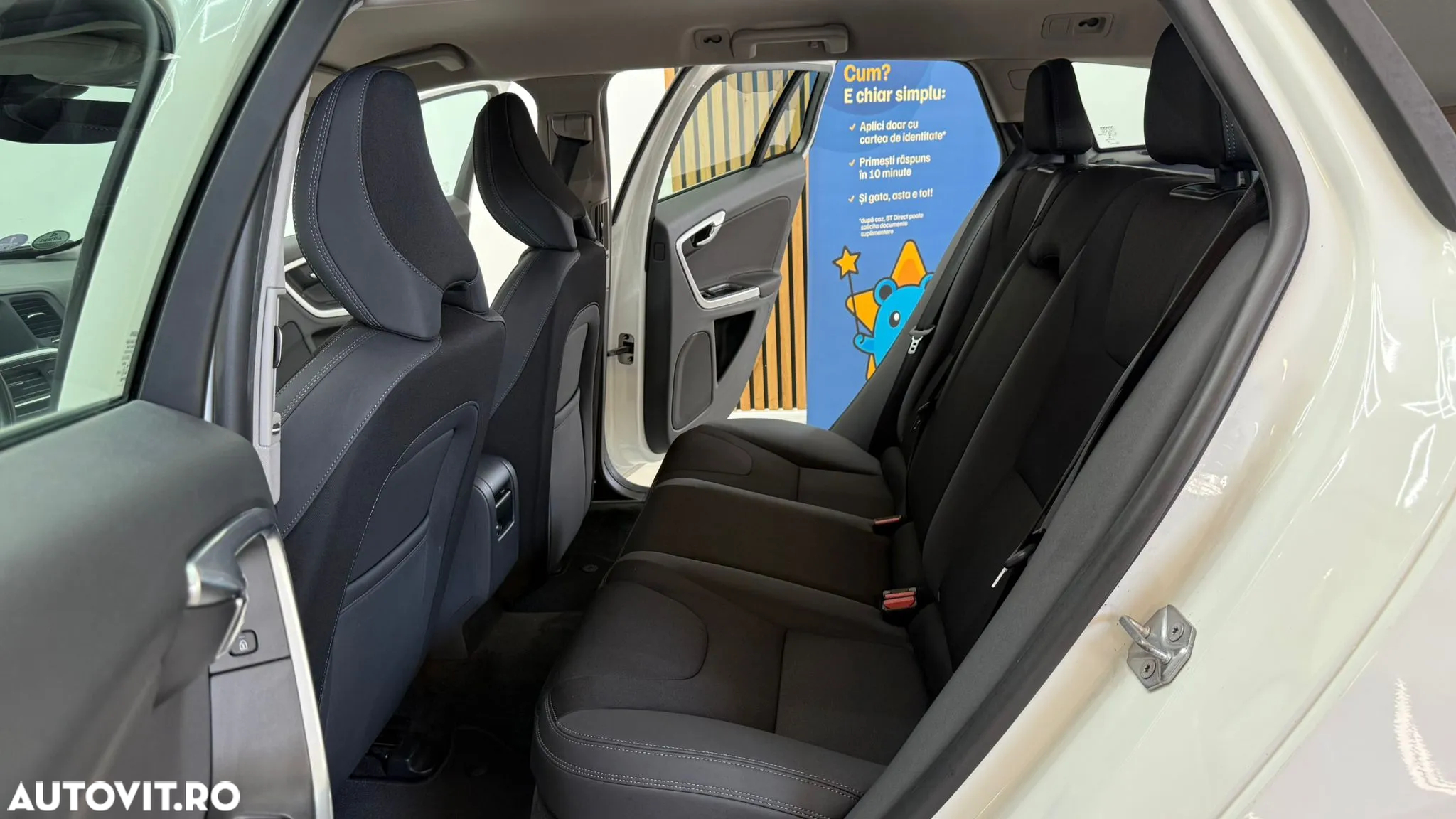 Volvo V60 D6 Plug-In-Hybrid AWD Geartronic Momentum - 19