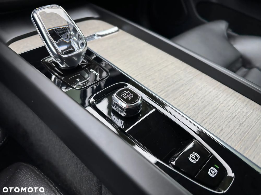 Volvo XC 60 B5 D AWD Geartronic Inscription - 32