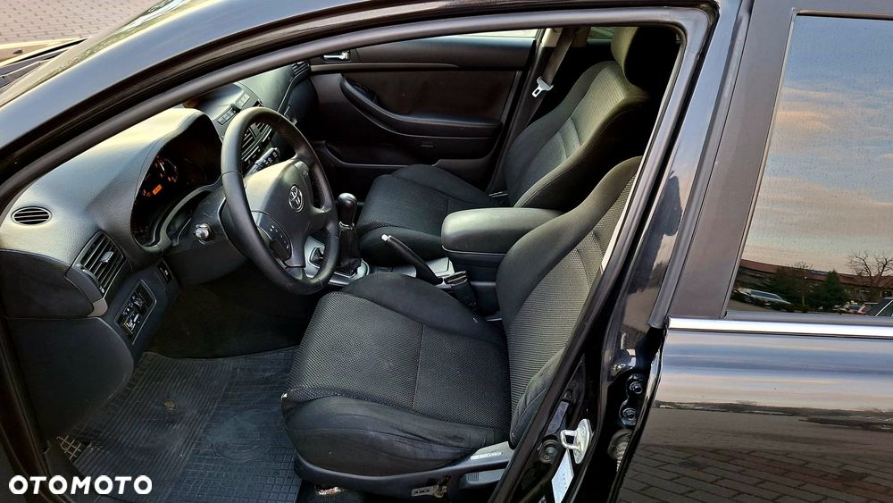 Toyota Avensis 1.8 VVT-i Sol - 14