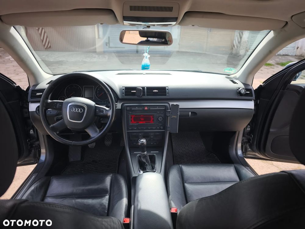 Audi A4 Avant 2.0 TDI - 22