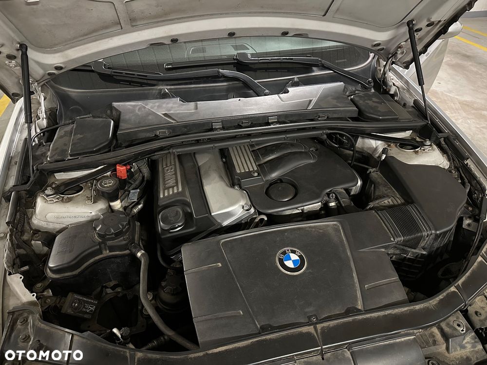 BMW Seria 3 320i - 9
