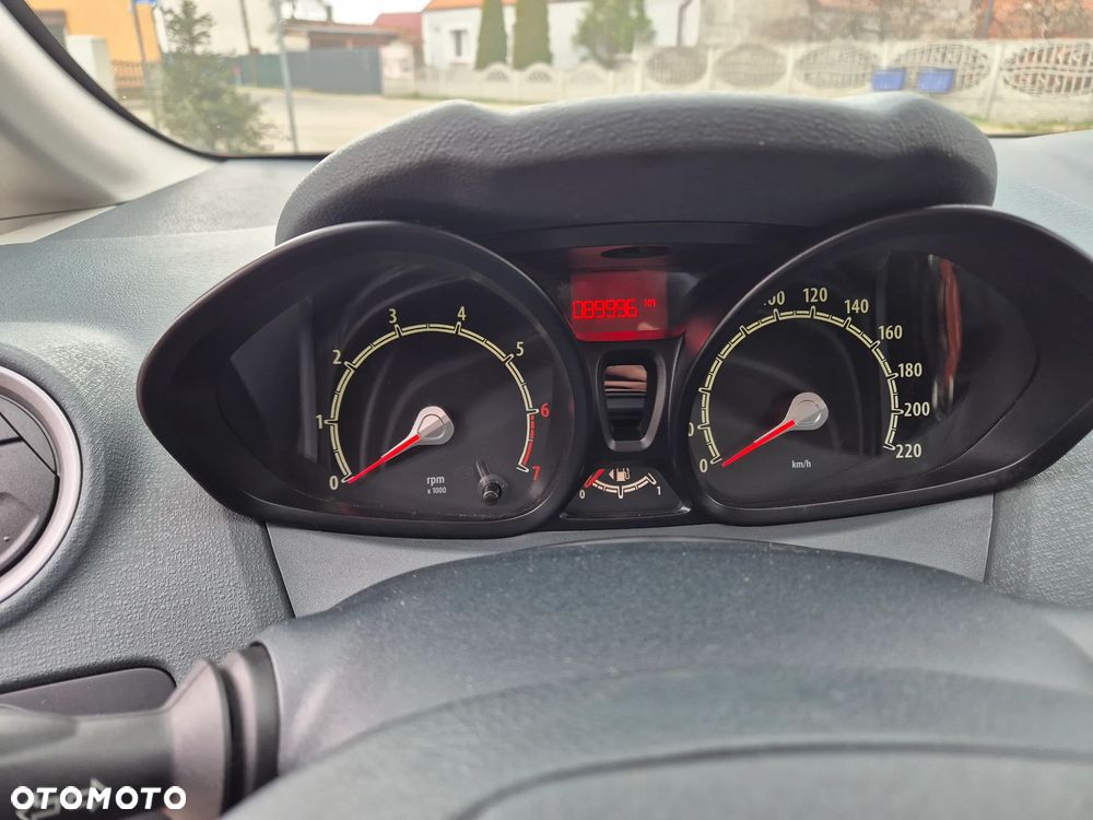 Ford Fiesta - 10
