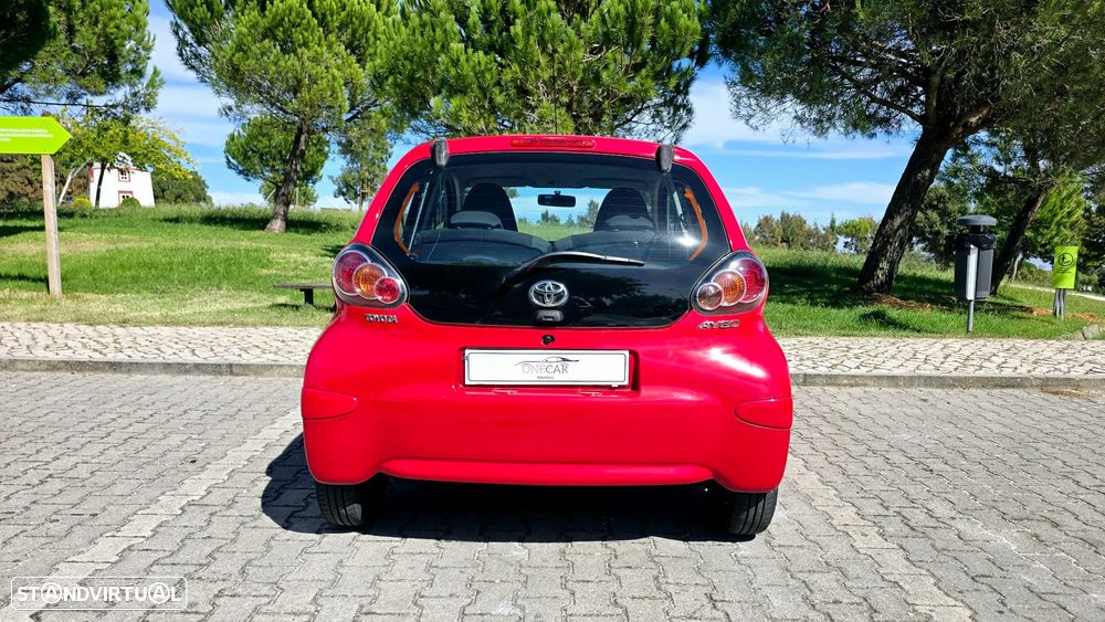 Toyota Aygo Connect - 11