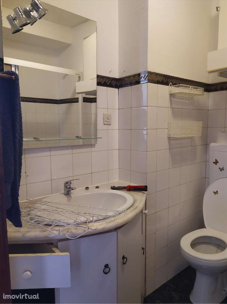 Quarto - localizado em Norton de Matos Coimbra - Grande imagem: 5/6