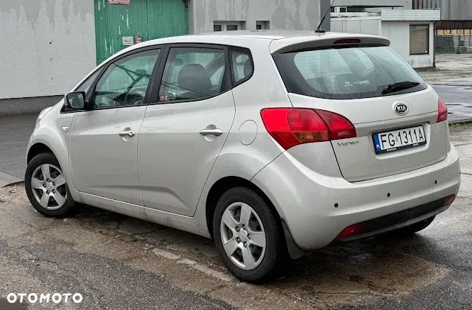 Kia Venga 1.6 L - 5