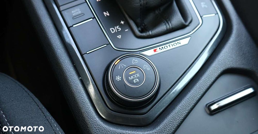 Volkswagen Tiguan - 32