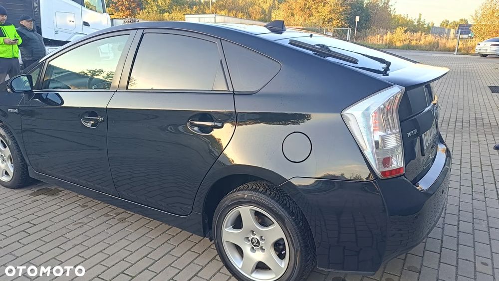 Toyota Prius - 4