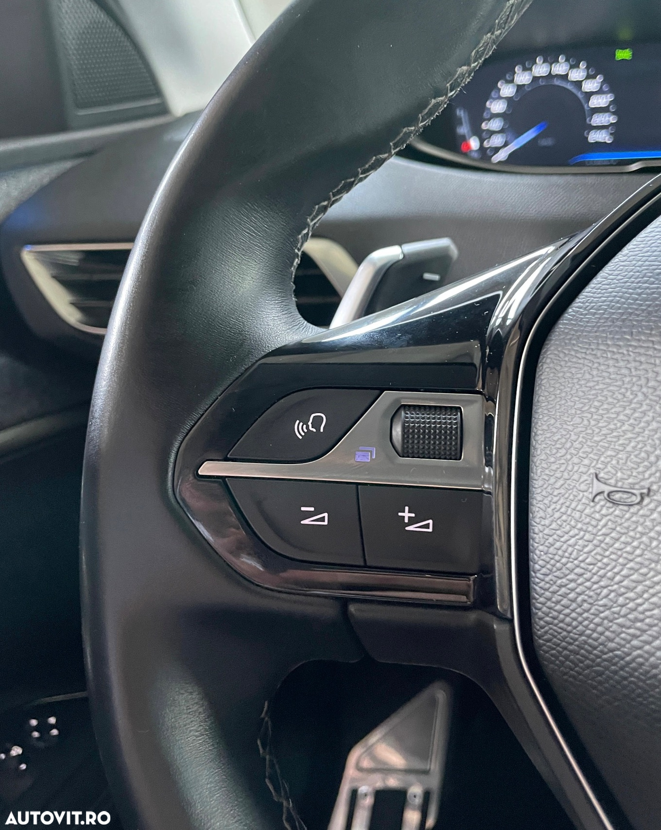Peugeot 3008 1.2 PureTech Turbo S&S EAT6 GT-Line - 25
