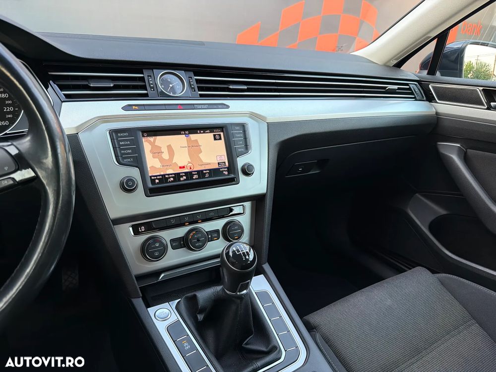 Volkswagen Passat 1.6 TDI Comfortline - 22