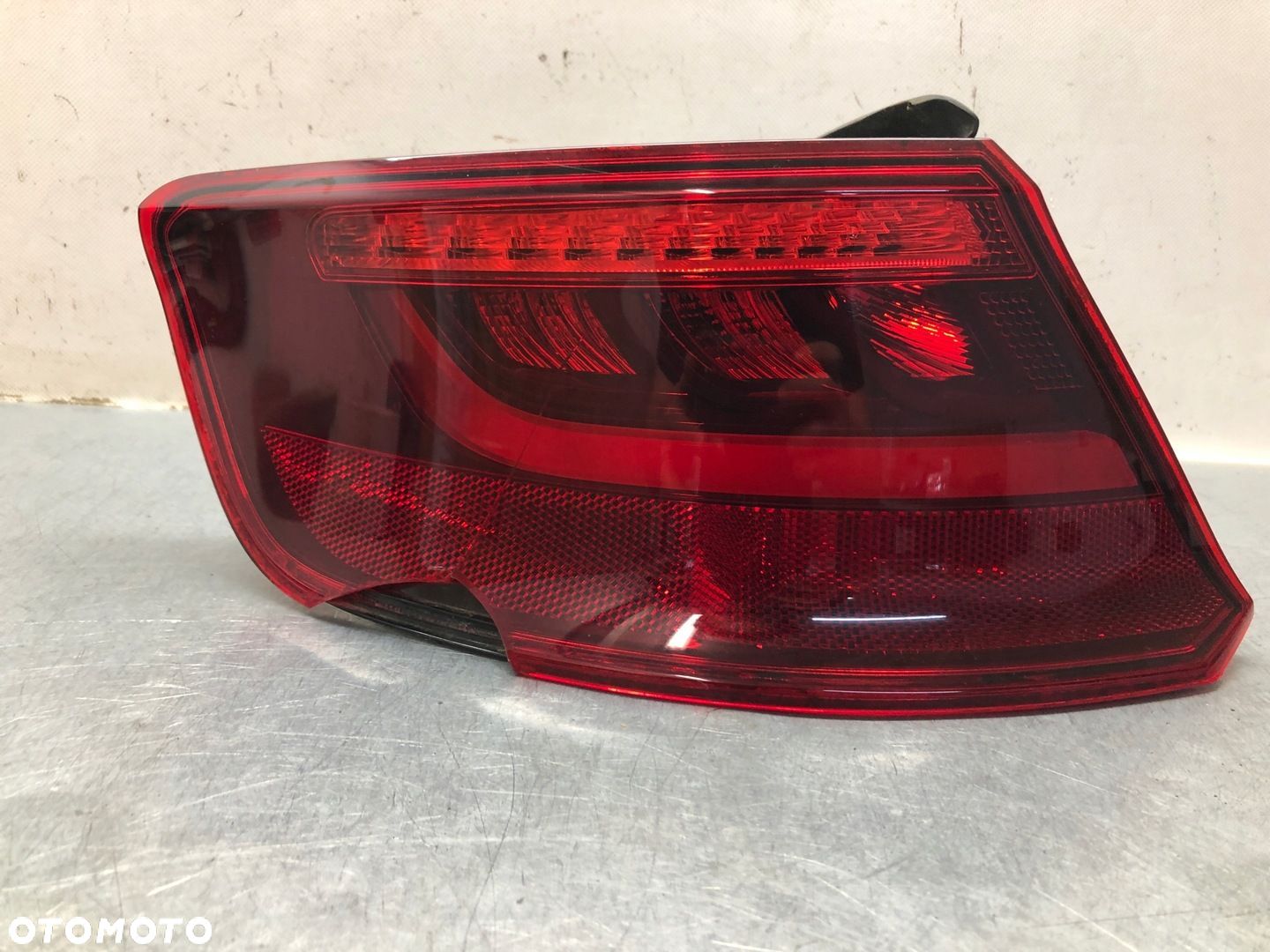 LAMPA LEWA TYLNA LED A3 8V 12-16 SPORTBACK 8V4945095A - 1