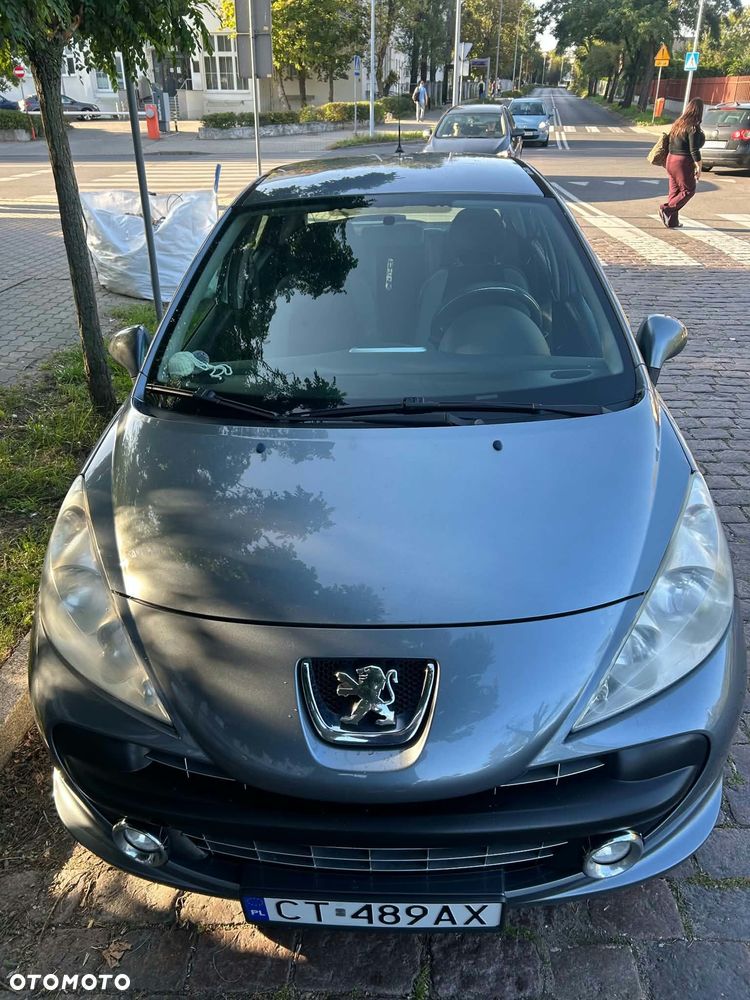 Peugeot 207 2009 photo 2