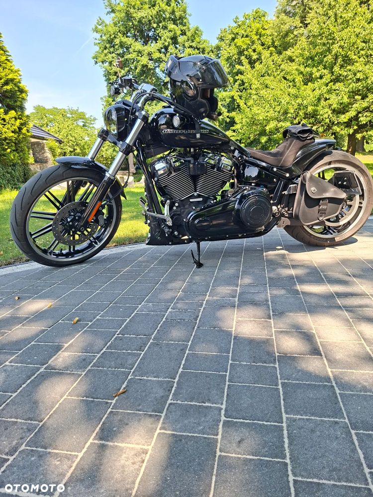 Harley-Davidson FXSB Breakout - 11