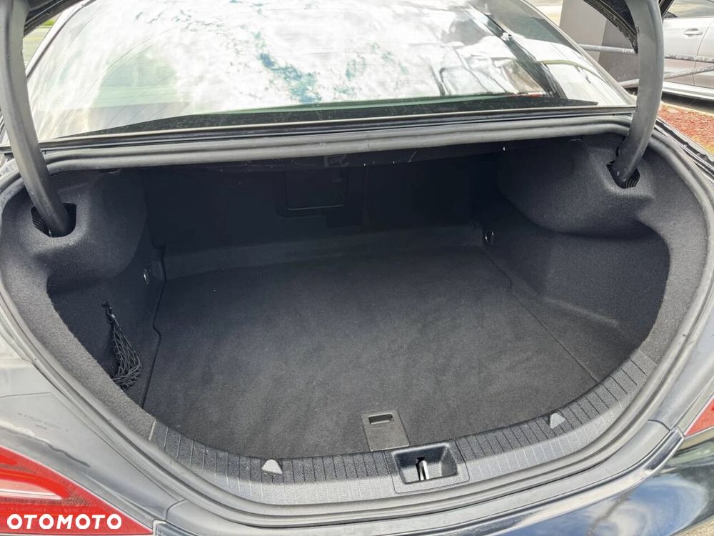 Mercedes-Benz CLA 250 4-Matic AMG Line 7G-DCT - 14